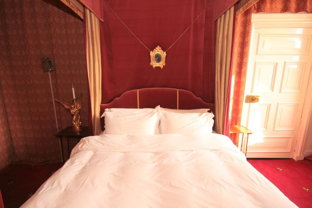 Castle Hotel